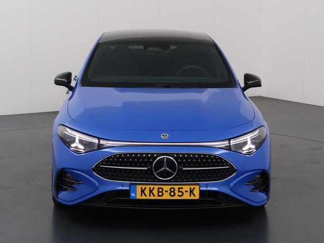 Mercedes-Benz CLA-KLASSE 180 Business Solution AMG | MULTIBEAM LED | Panoramadak | Nightpakket | Achteuitrijcamera | Trekhaak