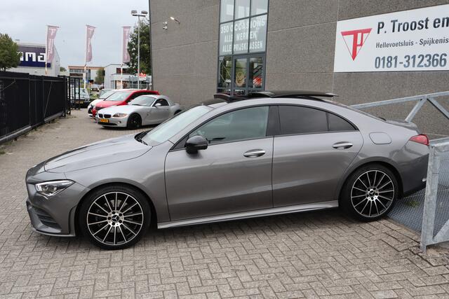 Mercedes-Benz CLA-KLASSE 200 Premium Plus Panoramadak/Night paket//AMG Pakket/Stoelverwarming/Memory seats/Sfeerverlichting/Apple carplay/Achteruitrijcamera/Cruise control/DAB/Navigatie/19 inch LM