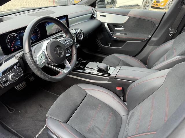 Mercedes-Benz CLA-KLASSE 180 AMG Line SFEERVERLICHTING | STOELVERWARMING | ACHTERUIT RIJ CAMERA | MATRIX KOPLAMPEN |