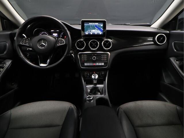 Mercedes-Benz CLA-KLASSE 180 Ambition [CRUISE CONTROL, PDC V+A, NAVIGATIE, BLUETOOTH, AIRCO, RADIO, LED, LEDER, NIEUWSTAAT]