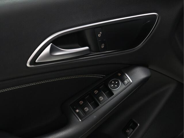 Mercedes-Benz CLA-KLASSE 180 Ambition [CRUISE CONTROL, PDC V+A, NAVIGATIE, BLUETOOTH, AIRCO, RADIO, LED, LEDER, NIEUWSTAAT]