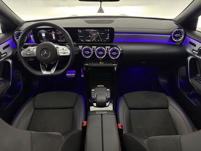 Mercedes-Benz CLA-KLASSE 200 AMG | Pano | Burmester | Camera | Sfeer | Virtual | Carplay | Memory | Trekhaak | NAP