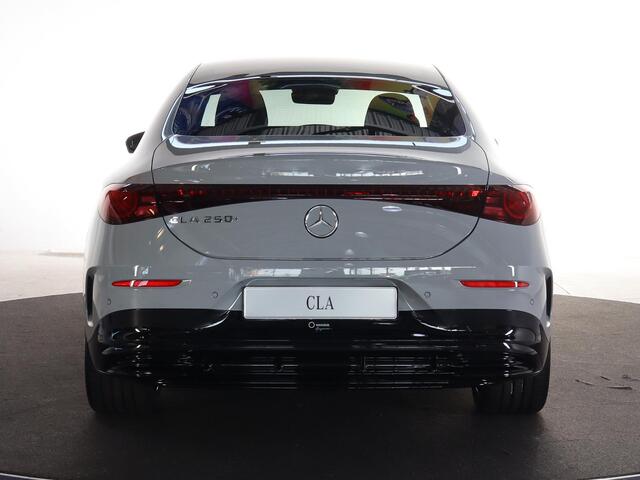 Mercedes-Benz CLA-KLASSE 250+ Launch Edition 85.5 kWh | Night | Panoramadak | Stoelverwarming | DISTRONIC | Achteruitrijcamera | Dodehoekassistent |