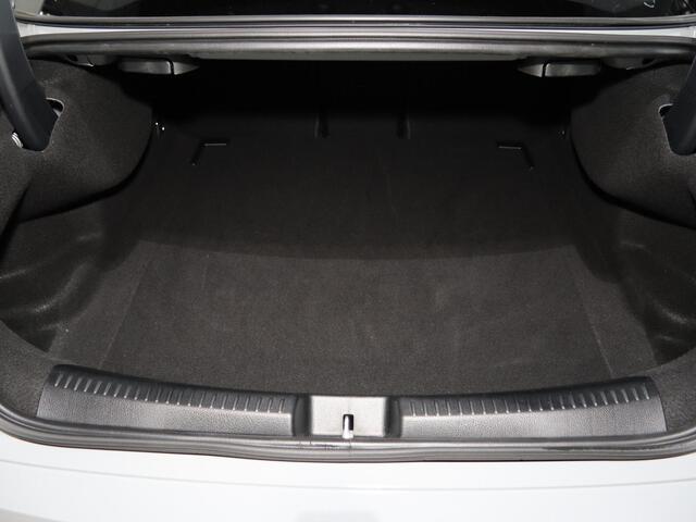Mercedes-Benz CLA-KLASSE 180 Business Solution AMG | Panoramaschuifdak | AMG Line Plus | Head-up display | Nightpakket | 360° camera | Dodehoekassistent |