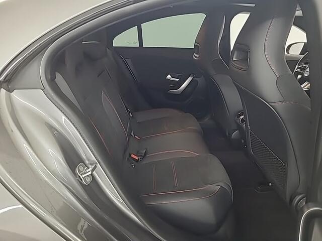 Mercedes-Benz CLA-KLASSE 250 e Star Edition AMG | Panoramadak | Stoelverwarming | Camera | Cruise Control | Keyless | Ambiance Verlichting | Navigatie | Grootlichtassistent | LED |