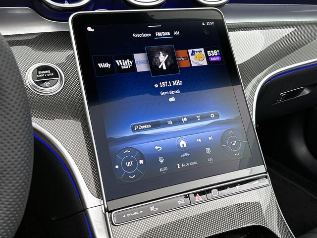 Mercedes-Benz CLE Cabriolet 200 AMG Line | Premium Plus pakket | Winterpakket | Rijassistentiepakket Plus | AMG spoiler | Middenconsole metaalstructuur | Stoelventilatie/- verwarming | Windschut | 19 inch multispaaks lichtmetalen AMG velgen |