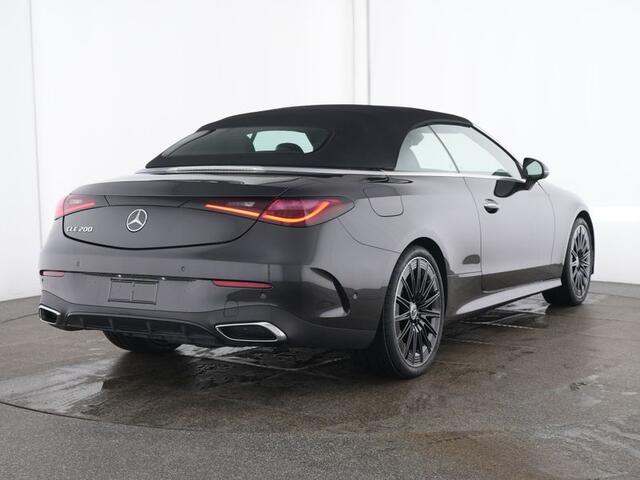 Mercedes-Benz CLE Cabriolet 200 AMG Line AMG Line | Night Pakket | 20 Inch AMG Velgen | Parkeerpakket inclusief achteruitrijcamera | Inclusief 24 maanden MB Certified garantie voor Europa.
