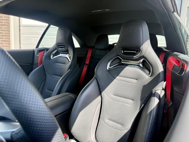 Mercedes-Benz CLE Cabriolet AMG 53 4MATIC+ Performance Stoelen | Carbonpakket | Rijassistentiepakket Plus | Head Up display | Burmester 3D |