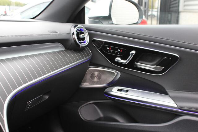 Mercedes-Benz CLE Cabriolet 200 AMG Cabrio Burmester | Distronic | Memory | Airscarf | Carplay | Camera | Keyless | Opalietwit Metallic | Dealer Onderhouden