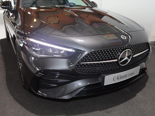 Mercedes-Benz CLE Coupé 200 AMG Line | Achteruitrijcamera | Panoramaschuifdak | Stoelverwarming | Sfeerverlichting | Smartphone-integratie |