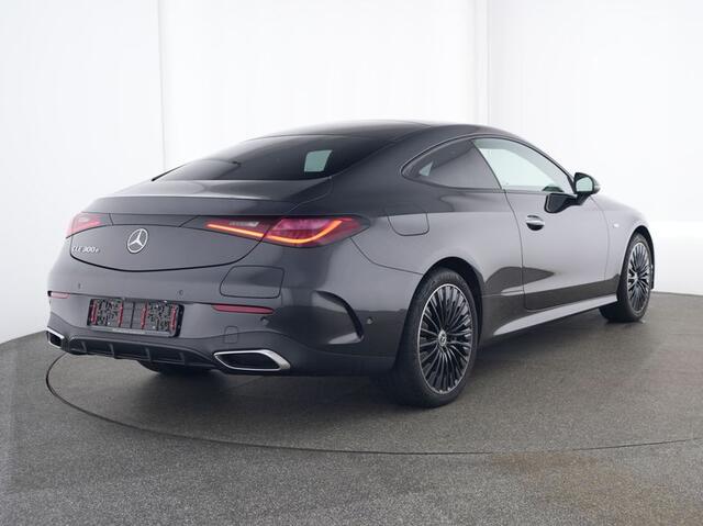 Mercedes-Benz CLE Coupé 300 e AMG Plug-In Hybride | AMG Line Advanced Plus | Night Pakket | Alarm | Trekhaak | Digital Koplampen | Distronic | Stuur en Stoelverwarming | Inclusief 24 maanden MB Certified garantie voor Europa.