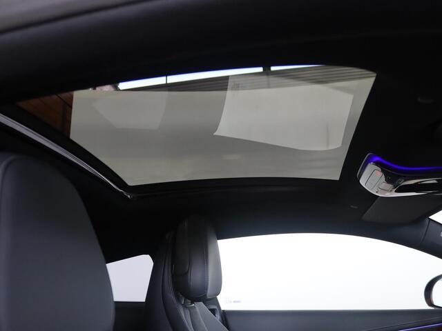 Mercedes-Benz CLE Coupé 200 AMG Line | Night | Panoramadak | Memory stoelen | Sfeerverlichting | Parkeercamera | Stoelverwarming |