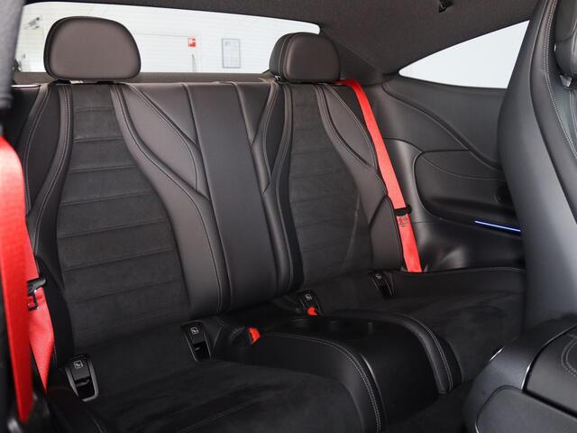 Mercedes-Benz CLE Coupé 200 AMG Line | Night | Panoramadak | Memory stoelen | Sfeerverlichting | Parkeercamera | Stoelverwarming |