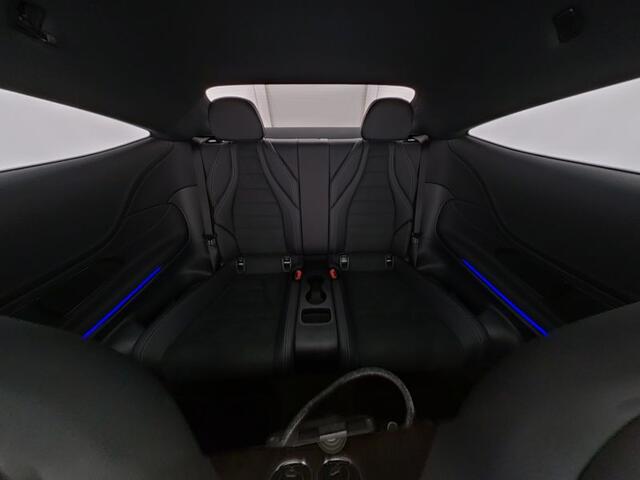 Mercedes-Benz CLE Coupé 300 e AMG Plug-In Hybride AMG Line | Night Pakket | Digital Licht | Rijassistentiepakket plus | Distronic | Panorama Schuif-Kanteldak | Stoel en stuurverwarming. Inclusief 24 maanden MB Certified garantie voor Europa.