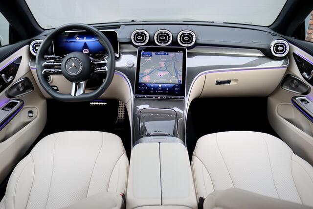 Mercedes-Benz CLE Coupé 200 AMG Line | Distronic | Memory | Burmester | Panoramadak | HUD | Digital Light | Verwarmd Stuurwiel | Surround Camera | Keyless Go | Nightpakket |