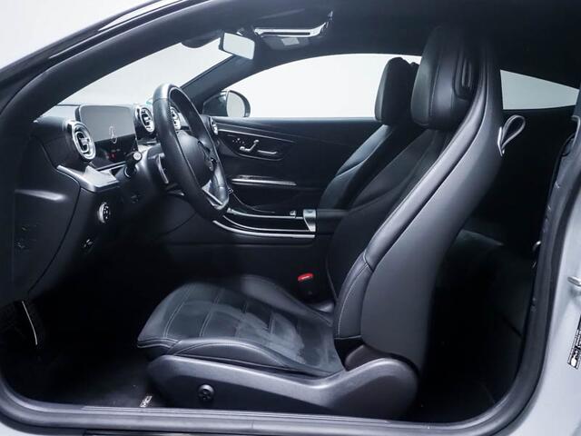 Mercedes-Benz CLE Coupé 300 e AMG Line AMG Premium | Night Pakket | Digital Licht | Memory Voorstoelen | Stuur en Stoelverwarming Inclusief 24 maanden Mercedes-Benz Certified garantie voor Europa.