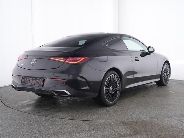 Mercedes-Benz CLE Coupé 300 e AMG Plug-In Hybride Edition AMG-Line | Night Pakket | Panoram Schuif-Kanteldak | Digital Licht | Stuur en Stoelverwarming. Inclusief 24 maanden Mercedes-Benz Certified garantie voor Europa.