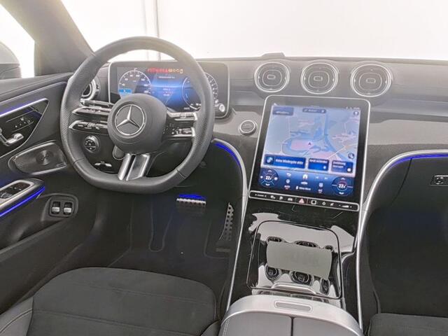 Mercedes-Benz CLE Coupé 300 e AMG Plug-In Hybride Trekhaak | Digital Licht | Burmester® 3D-Surround-Soundsystem | Parkeerpakket met 360°-camera | Panarama Schuif-Kanteldak. Inclusief 24 maanden Mercedes-Benz Certified garantie voor Europa.