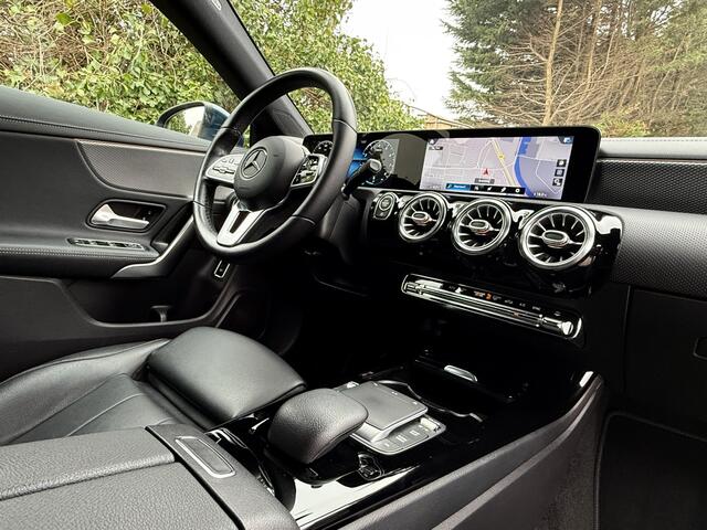 Mercedes-Benz Cla Shooting Brake 180 I Sfeerverlichting I WideScreen