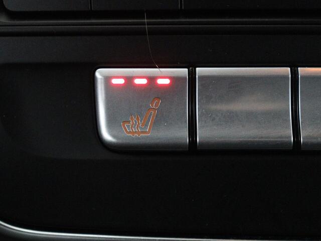 Mercedes-Benz Cla Shooting Brake 180 AMG | Stoelverwarming | Leder/Alcantara | Harman/Kardon | Camera | Full LED | Carplay | Navigatie | Cruise control | Airco | Park Assist