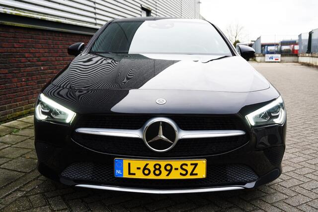 Mercedes-Benz Cla Shooting Brake 200 Business Solution Luxury/Leer/Rijassist/1e Eig /Dealeronderhouden.