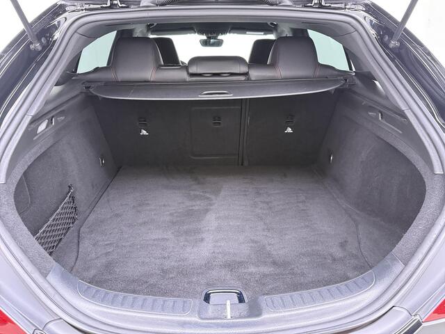 Mercedes-Benz Cla Shooting Brake 180 AMG Line | Camera | Navigatie | Stoelverwarming |