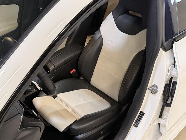 Mercedes-Benz Cla Shooting Brake 180 d Premium Plus | Panoramadak | Sfeerverlichting | Apple Carplay