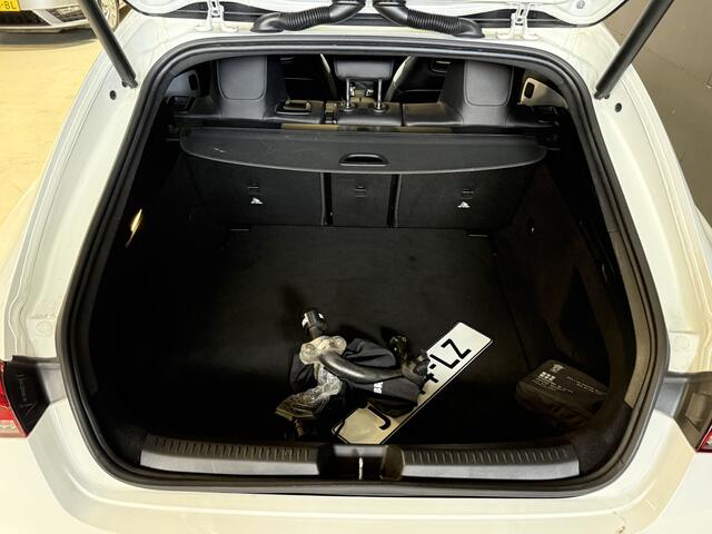 Mercedes-Benz Cla Shooting Brake 180 d Premium Plus | Panoramadak | Sfeerverlichting | Apple Carplay