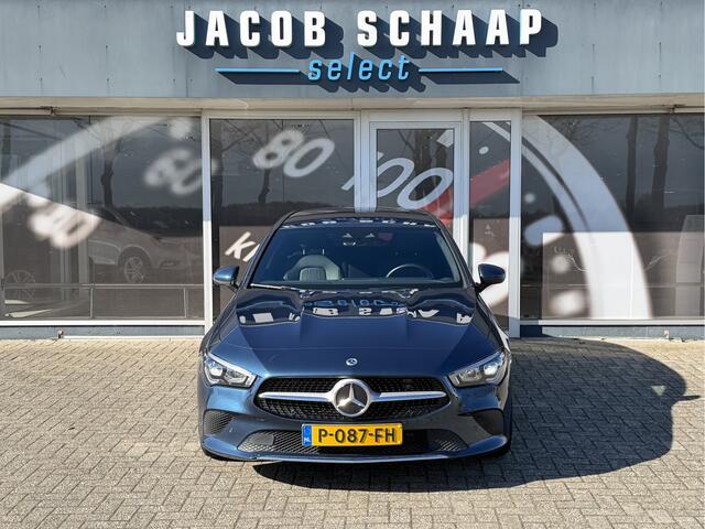 Mercedes-Benz Cla Shooting Brake 180 Business Solution Luxury Automaat / Leder / PDC v+a / Navigatie / Keyless / Led