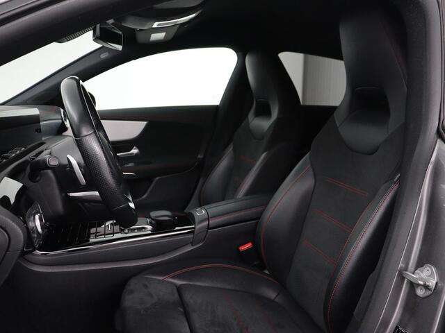 Mercedes-Benz Cla Shooting Brake 250e AMG Limited | Stoelverwarming | Carplay | Leder/Alcantara | Camera | Sfeerverlichting | Navigatie | Park Assist | Widescreen | Dodehoek detectie | PHEV | Plug In