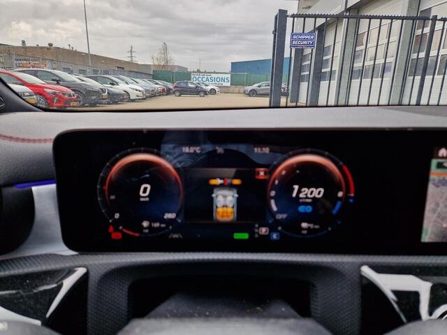 Mercedes-Benz Cla Shooting Brake 250 e AMG Limited | Pano | Carplay | Speciale Kleur |