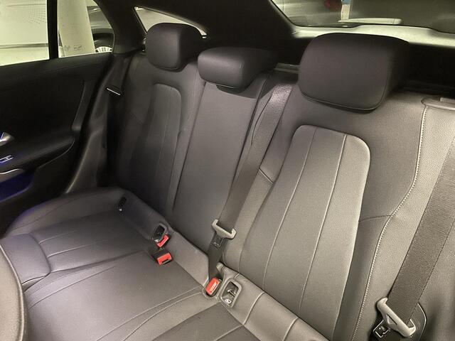 Mercedes-Benz Cla Shooting Brake 180 Business Solution Luxury