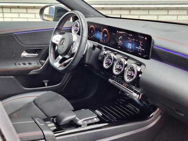 Mercedes-Benz Cla Shooting Brake 180 AMG Line | Night pakket | Achteruitrijcamera | Sfeerverlichting | Stoelverwarming | Dodehoekassistentie | Multibeam LED | Keyless-GO | Elektrische achterklep