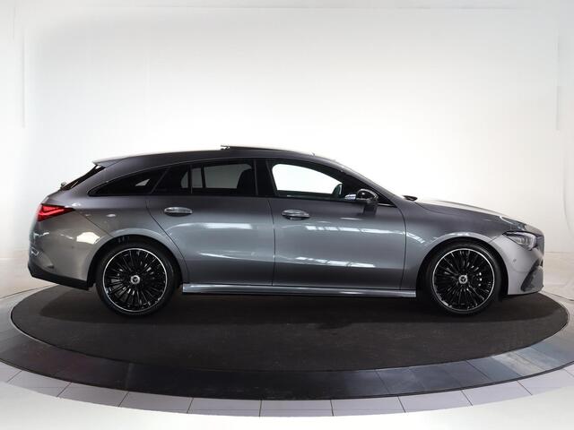 Mercedes-Benz Cla Shooting Brake 180 Business Solution AMG | Panoramaschuifdak | Premium plus | Night pakket | Multispaaks velgen | Head-up display | Dodehoekassistent | 360° camera | Stoelverwarming |