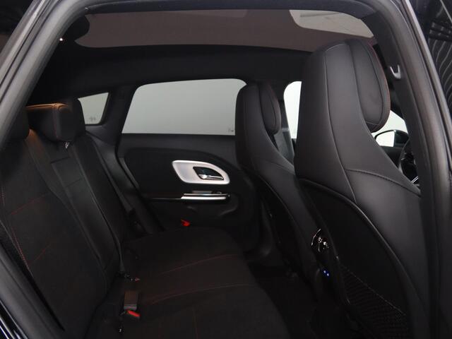 Mercedes-Benz Cla Shooting Brake 250+ Business Solution AMG 85 kWh | Premium Pakket | Superscreen | Panoramadak | Stoelverwarming | Dodehoekassistent | Achteruitrijcamera |