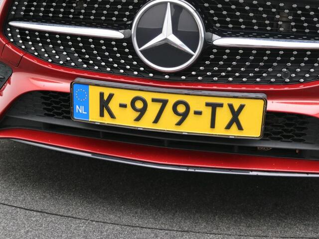 Mercedes-Benz Cla Shooting Brake 200 Business Solution AMG AMG line | Night Pakket | Ledkoplampen | Sfeerverlichting | Stoelverwarming. Inclusief 24 maanden Mercedes-Benz Certified garantie voor Europa.