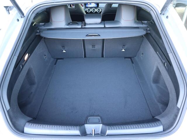 Mercedes-Benz Cla Shooting Brake 180 Star Edition AMG Line
