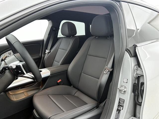 Mercedes-Benz Cla Shooting Brake 200 Business Solution AMG 58 kWh | Premium Pakket | Winterpakket | Nightpakket | Trekhaak | Massagefunctie | Smartphone integratie | Vast panoramadak | Sfeerverlichting | Sierelementen in aluminium | Verlichte grill |