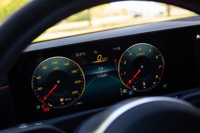 Mercedes-Benz Cla Shooting Brake 180 Premium Plus , Virtual cockpit, Achteruitrijcamera, Sfeerverlichting, BTW