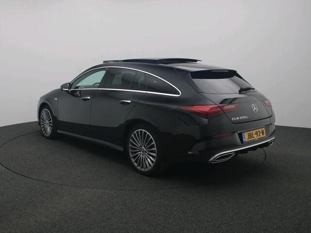 Mercedes-Benz Cla Shooting Brake 250 e Star Edition AMG Plug-In Hybride AMG Line | Night Pakket | Panorama Schuif-Kanteldak | Parkeerpakket met 360°-camera | Memory Voorstoelen. Inclusief 24 maanden Mercedes-Benz Certified garantie voor Europa.