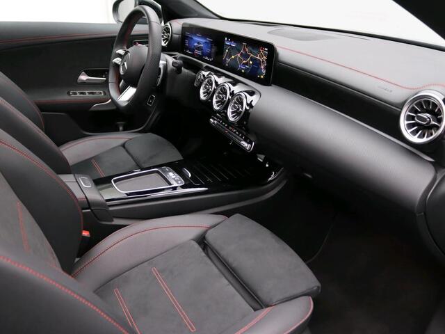 Mercedes-Benz Cla Shooting Brake 250 e Star Edition AMG Plug-In Hybride AMG Line | Night Pakket | Panorama Schuif-Kanteldak | Parkeerpakket met 360°-camera | Memory Voorstoelen. Inclusief 24 maanden Mercedes-Benz Certified garantie voor Europa.