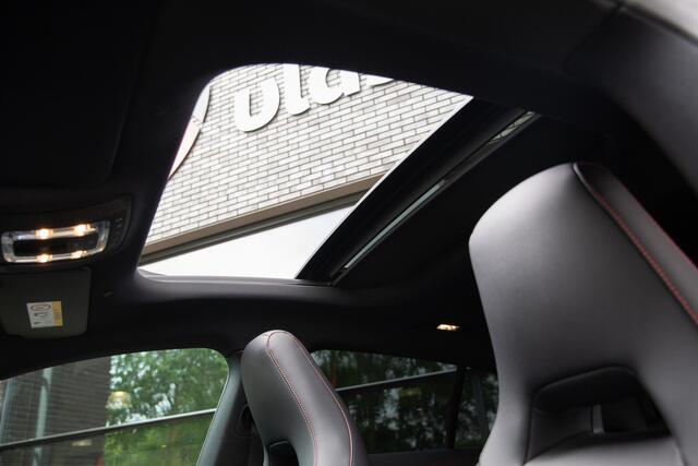Mercedes-Benz Cla Shooting Brake 180 Business Solution AMG , Panoramadak, Trekhaak, Memory,