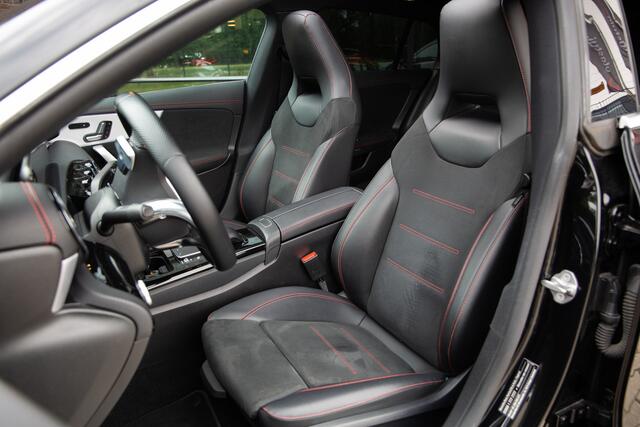 Mercedes-Benz Cla Shooting Brake 180 Business Solution AMG , Panoramadak, Trekhaak, Memory,