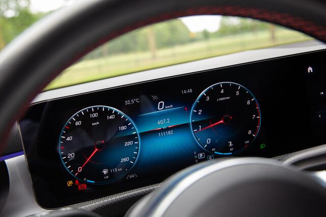 Mercedes-Benz Cla Shooting Brake 180 Business Solution AMG , Panoramadak, Trekhaak, Memory,