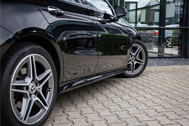 Mercedes-Benz Cla Shooting Brake 180 Business Solution AMG , Panoramadak, Trekhaak, Memory,
