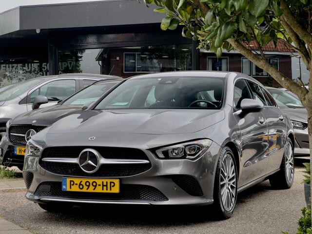 Mercedes-Benz Cla Shooting Brake 180 AUT7 SOLUTION LUXURY VOL-LEDER 18 INCH-LMV NAVI CAMERA DIGI-DASH LED PDC
