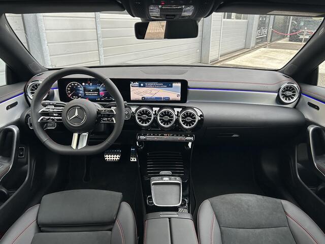 Mercedes-Benz Cla Shooting Brake 180 Business Solution AMG Panoramadak| Night pakket| Sfeerverlichting| Achteruitrijcamera|