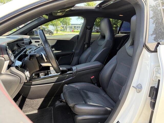 Mercedes-Benz Cla Shooting Brake 200 Business Solution AMG / Schuif Kantel Dak / Android Auto / Apple Carplay / Elektrische Stoelen / Stoelverwarming / Elektrische Achterklep /