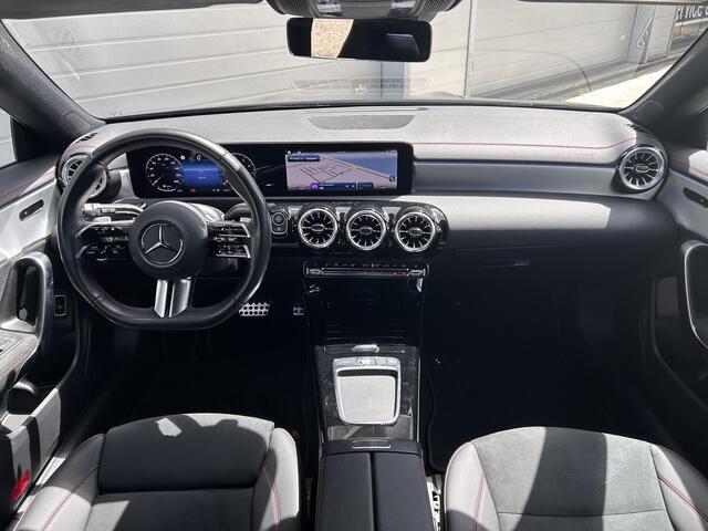 Mercedes-Benz Cla Shooting Brake 200 AMG Line | Achteruitrijcamera | Stoelverwarming | Sfeerverlichting