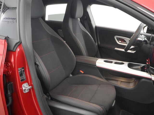 Mercedes-Benz Cla Shooting Brake 250+ Business Solution AMG 85 kWh | Panoramadak | AMG-line Plus | Premium Pakket | Superscreen | Winterpakket | Trekhaak | Matrix Led |